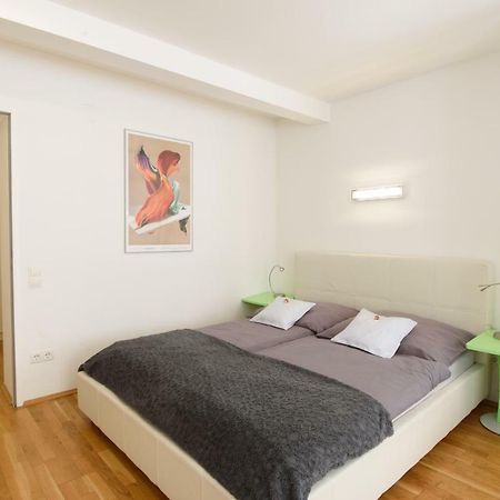 Design Apartment - Centrally Located Відень Екстер'єр фото